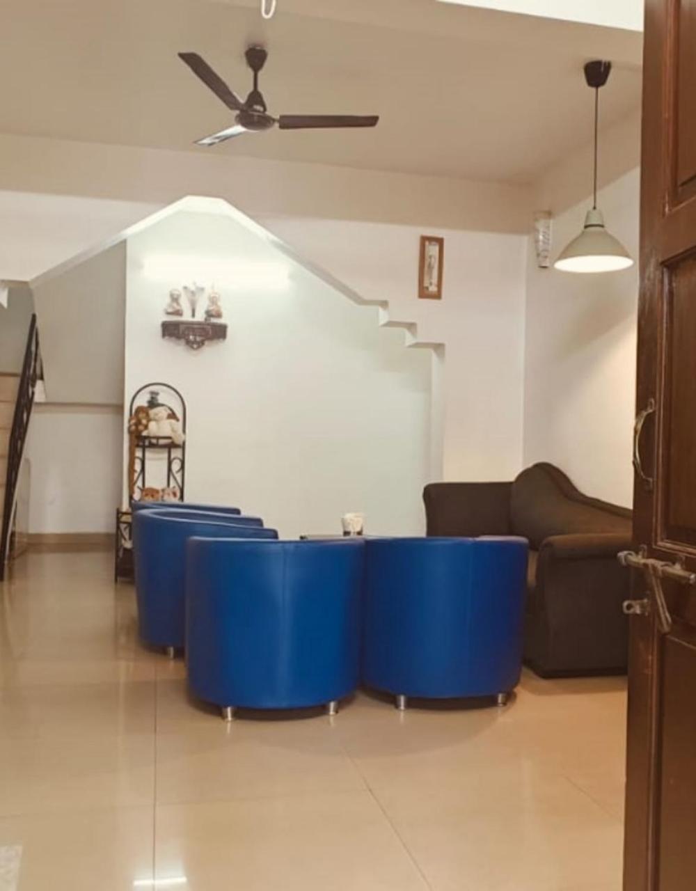 Вилла Curlies Blue House Анжуна Экстерьер фото